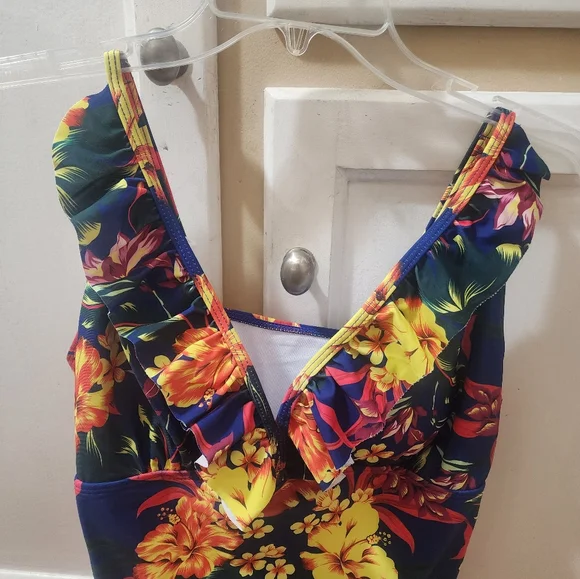 SHEIN Women's Floral Print One Piece Swimsuit NWT - Picture 5 of 11